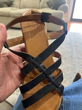 Miz Mooz Women's Sz 8 Leather Woven Sandals Black A684728Miz Mooz Women's Sz 8 L